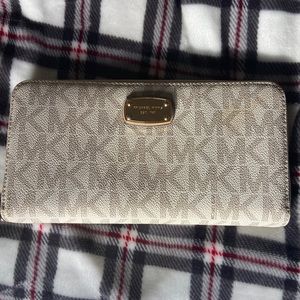 COPY - Large Jet Set MK Wallet